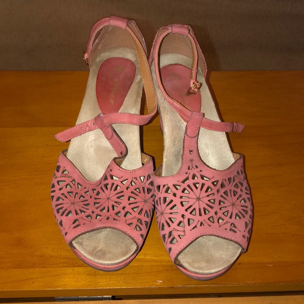 Earthies Sandals, excellent condition, size 8